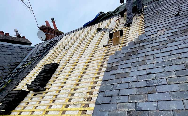 Travaux de toiture - CS TOITURE CHARLEROI : couvreur en Belgique sur Charleroi …. Travaux de toiture, couverture et faîtage en neuf et en rénovation - Dépannage urgent de votre toit ! Pose de Vélux. Intervention en Belgique sur Charleroi …