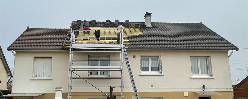 Travaux de toiture - CS TOITURE CHARLEROI : couvreur en Belgique sur Charleroi …. Travaux de toiture, couverture et faîtage en neuf et en rénovation - Dépannage urgent de votre toit ! Pose de Vélux. Intervention en Belgique sur Charleroi …