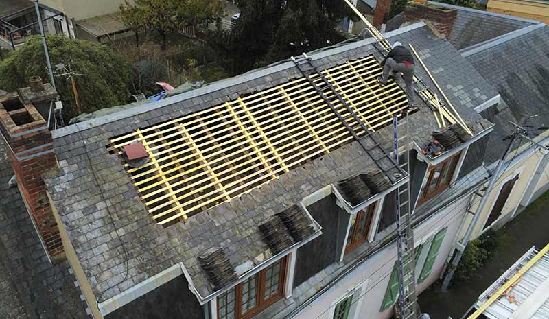 Travaux de toiture - CS TOITURE CHARLEROI : couvreur en Belgique sur Charleroi …. Travaux de toiture, couverture et faîtage en neuf et en rénovation - Dépannage urgent de votre toit ! Pose de Vélux. Intervention en Belgique sur Charleroi …