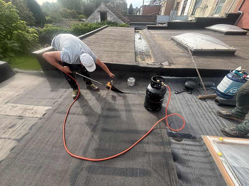 Étanchéité toit plat terrasse roofing : CS TOITURE CHARLERO : Couvreur étancheur en Belgique sur Charleroi … Travaux d’étanchéité sur toit plat terrasse plateforme roofing par membrane bitumeuse. Isolation toiture par l’extérieur et par les combles. Intervention en Belgique