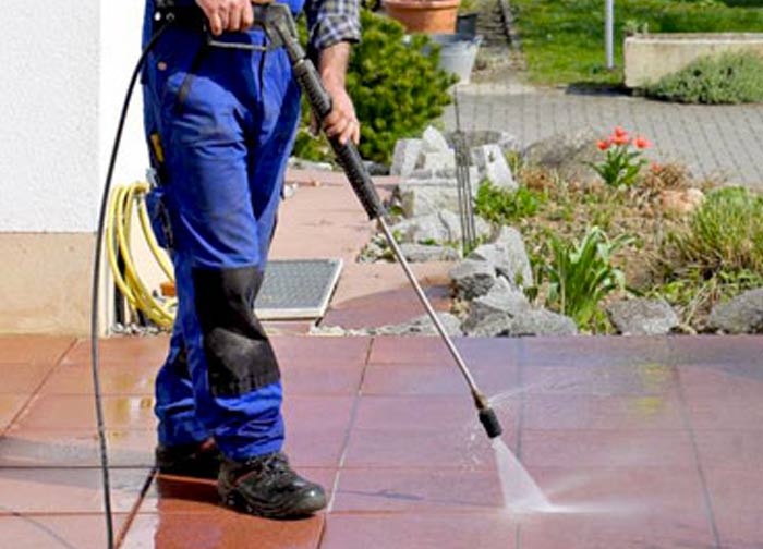 CS TOITURE CHARLEROI : Artisan couvreur, toiturier et peintre en Belgique : Travaux de couverture, zinguerie, nettoyage démoussage peinture hydrofuge toiture, étanchéité toit terrasse, isolation toit / comble, ravalement peinture façade et nettoyage des extérieurs. Intervention en Belgique sur  Charleroi …